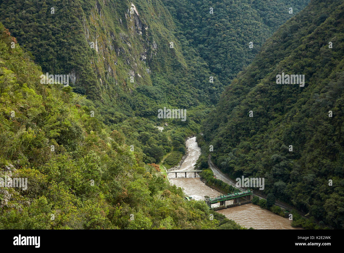Hydro Dam und der Brücke am Fluss Urubamba, Urubamba Tal (heiliges Tal) von kurzen Inka Trail nach Machu Picchu, Peru, Südamerika gesehen Stockfoto