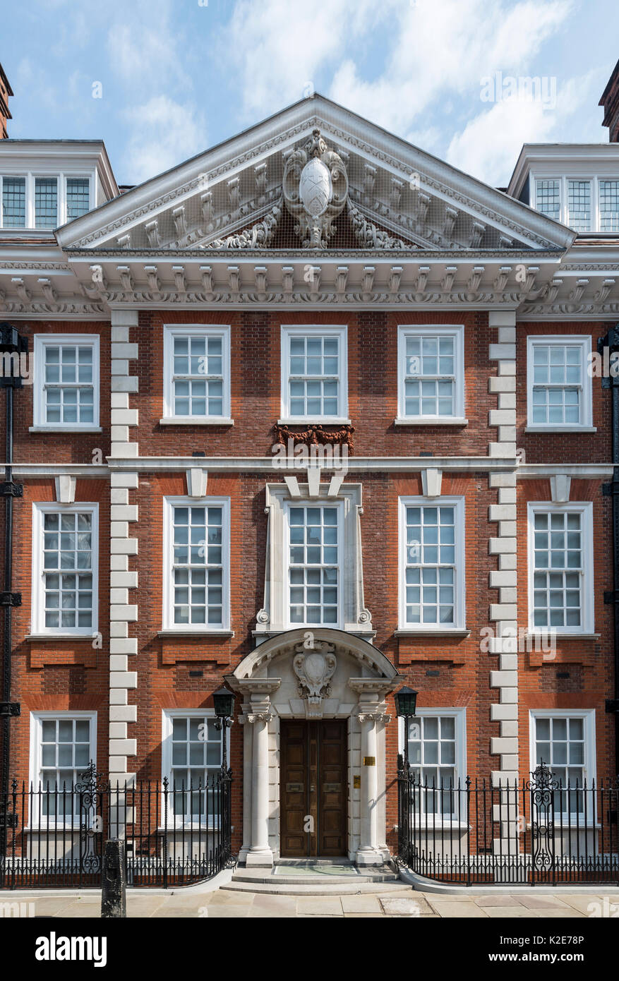 Fassade, typischen Red brick House, London, England, Vereinigtes Königreich Stockfoto