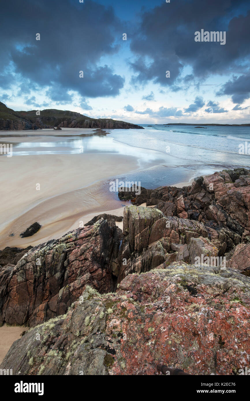 Stürmischer morgen Himmel über Ceannabeinne Strand, Sutherland, Schottland, UK, Dezember 2014. Stockfoto