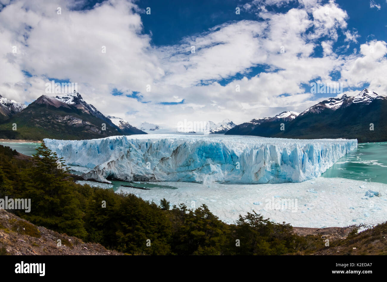 Perito Moreno Gletscher, Nationalpark Los Glaciares, Santa Cruz, Patagonien, Argentinien. Februar 2010. Stockfoto
