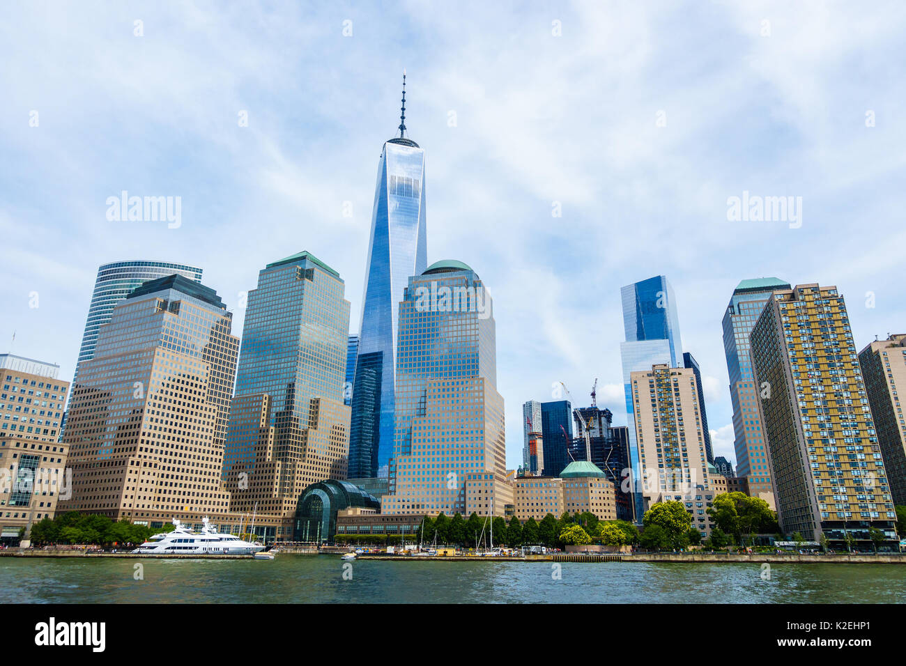Das One World Trade Center in Manhattan als vom Hudson River aus gesehen, New York City, USA Stockfoto