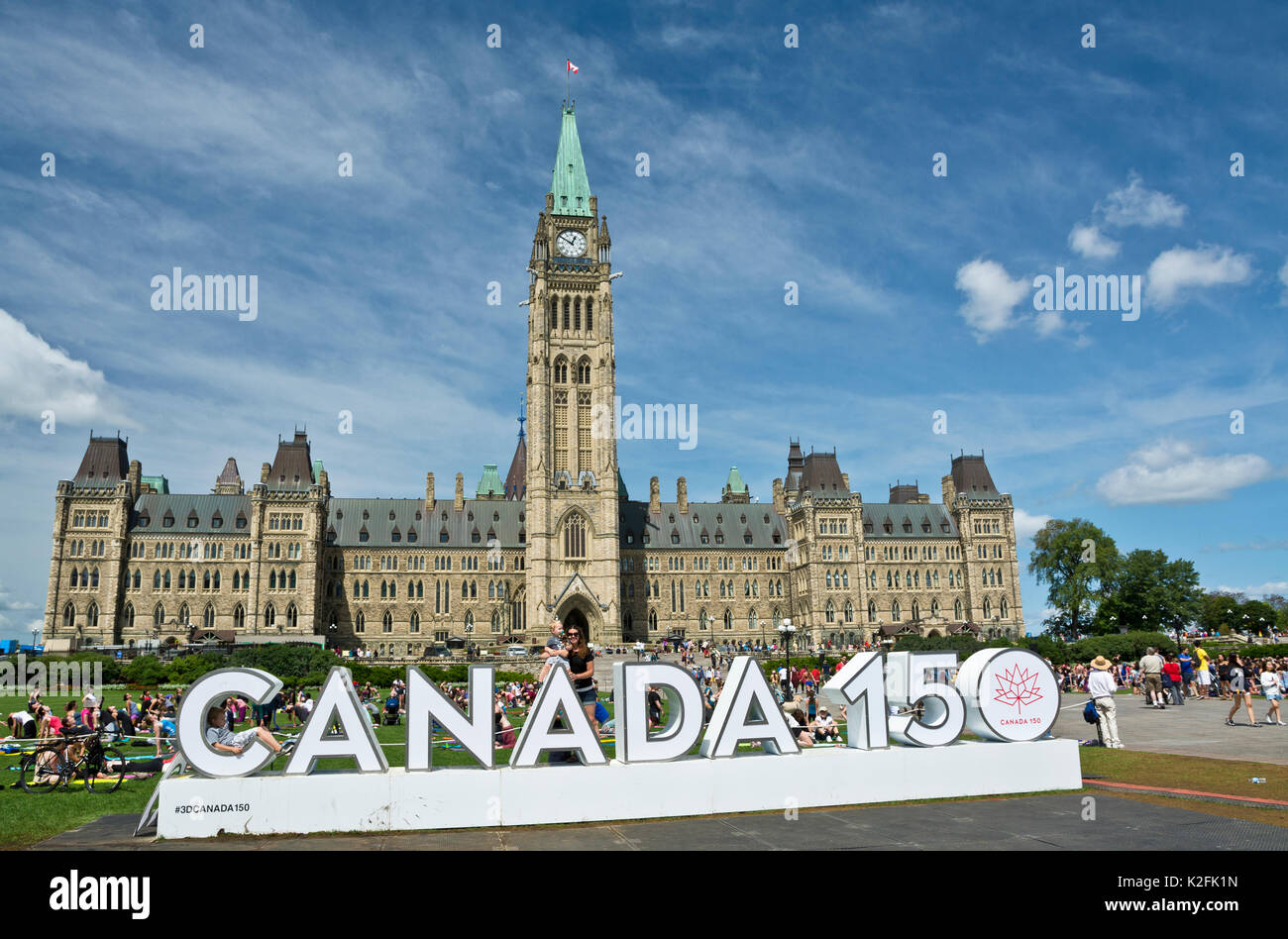 Kanada 150 Zeichen Auf Dem Parliament Hill In Ottawa Ontario Parlament Gebaude In Der Hauptstadt Stockfotografie Alamy