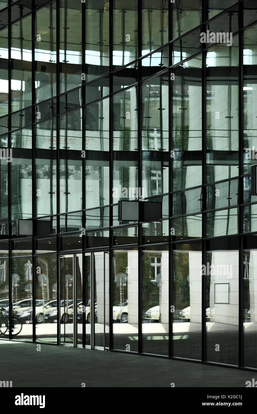 Stahl und Glas in Berlin Stockfoto