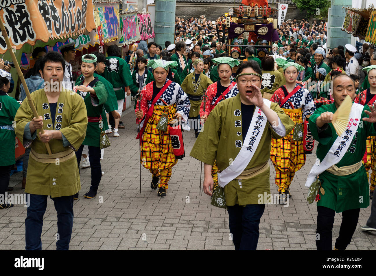 Tokyo, Japan - 14. Mai 2017: Parade durch traditionelle Tokio Gemeinschaft auf der Kanda Matsuri Festval gekleidet Stockfoto