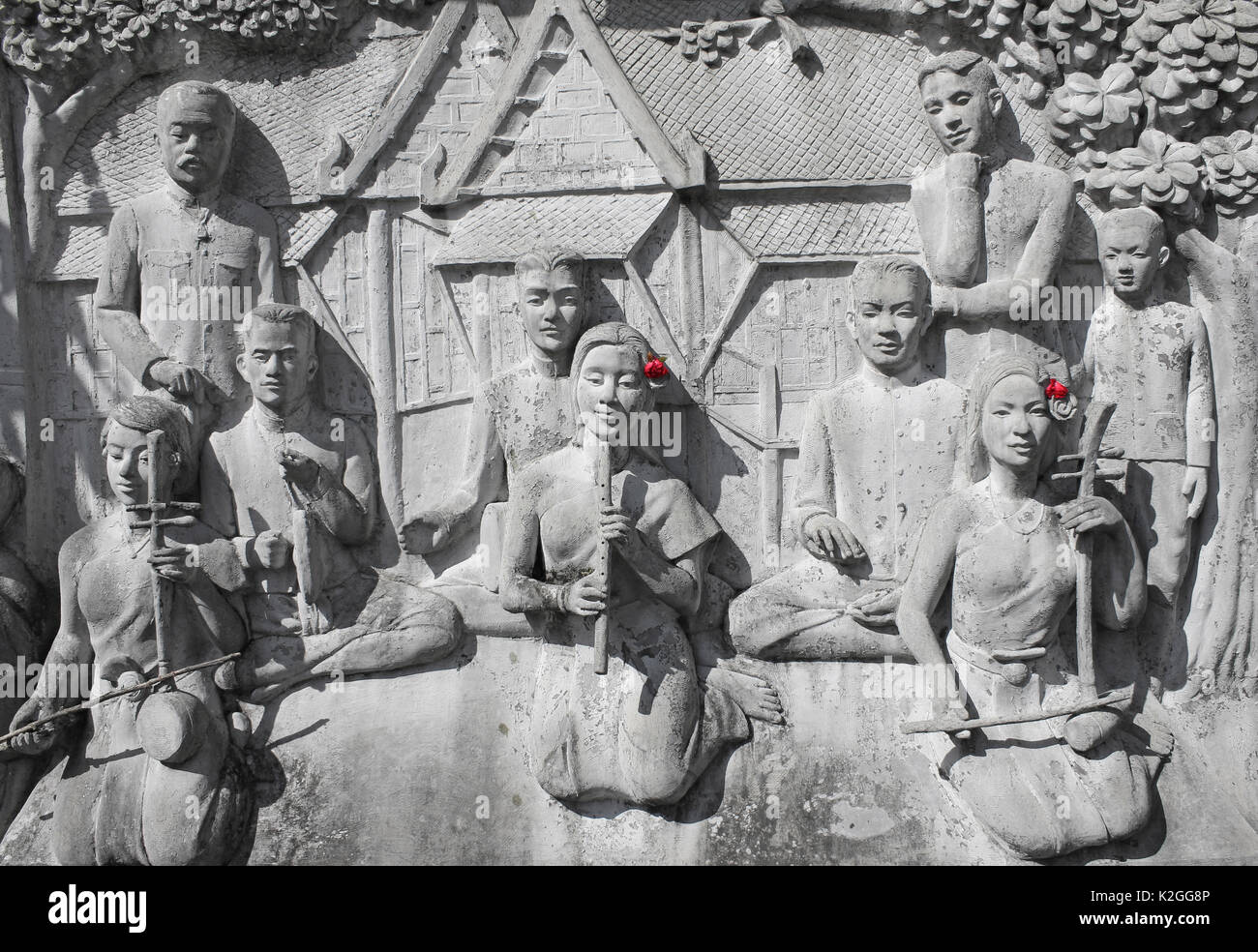 Geschnitzte Skulptur thailändische Musiker in Santichai Prakan öffentlichen Park, Bangkok, Thailand Stockfoto