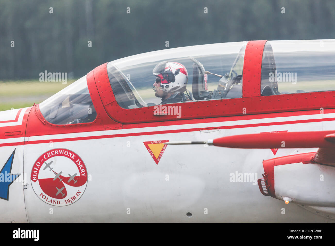 RADOM, Polen - 26. AUGUST 2017: Bialo-Czerwone Iskry (Polen) aerobatic Team während der Air Show Radom 2017 Stockfoto