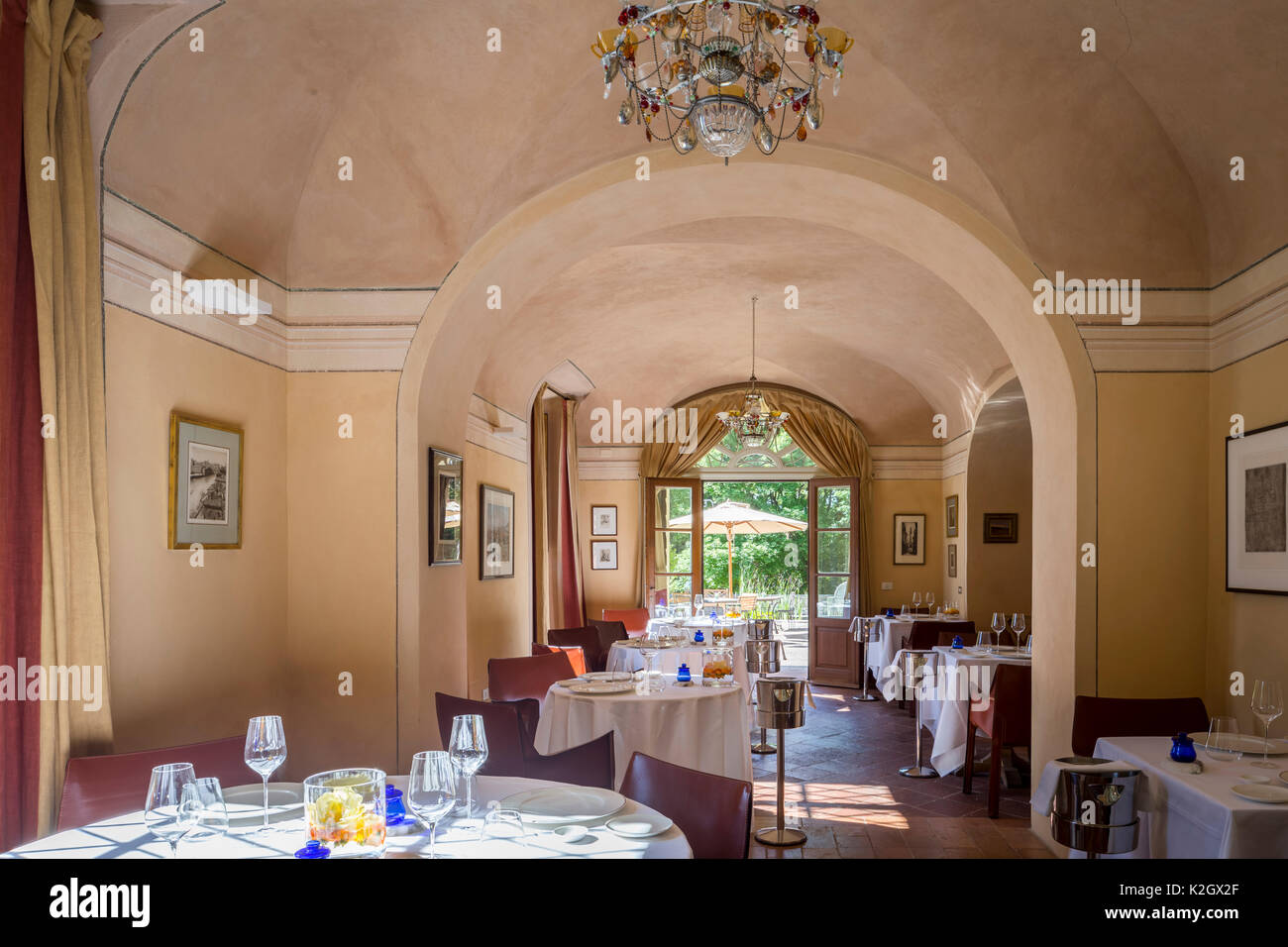 Restaurant im Borgo Pignano in der Toskana, Italien Stockfoto