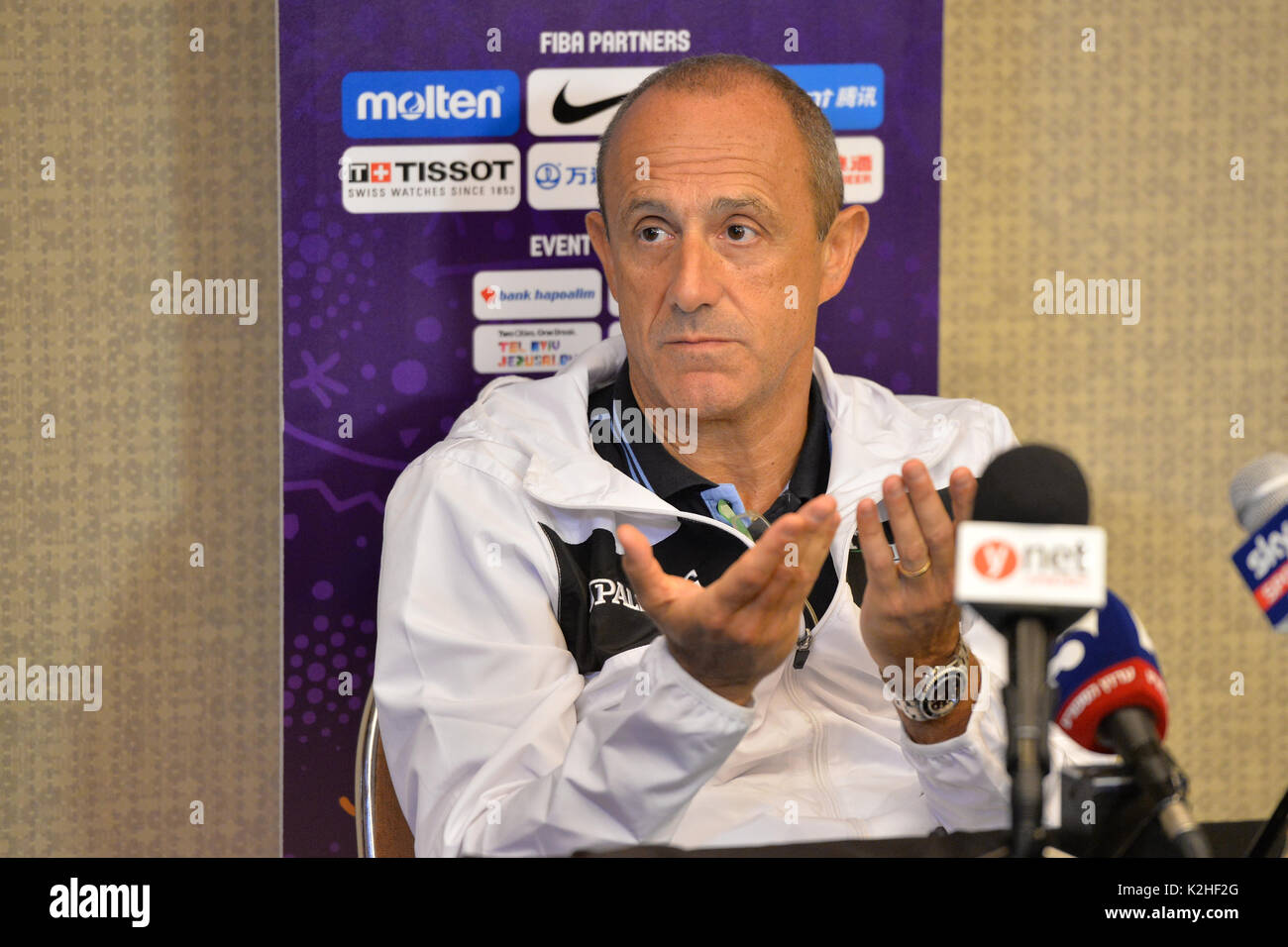 Ettore Messina Italien während Erurobasket Pressekonferenz. (Foto von Michele Longo/Pacific Press) Stockfoto