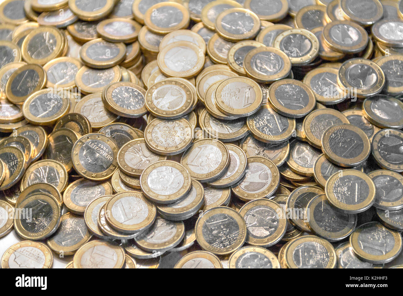 Full Frame Bild, viele 1 Euro Münzen Stockfoto