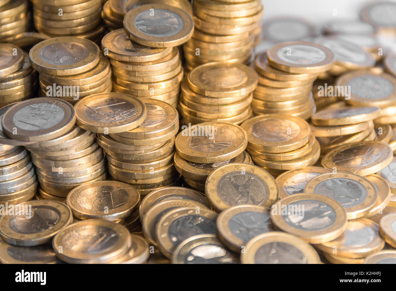 Full Frame Bild, viele 1 Euro Münzen Stockfoto