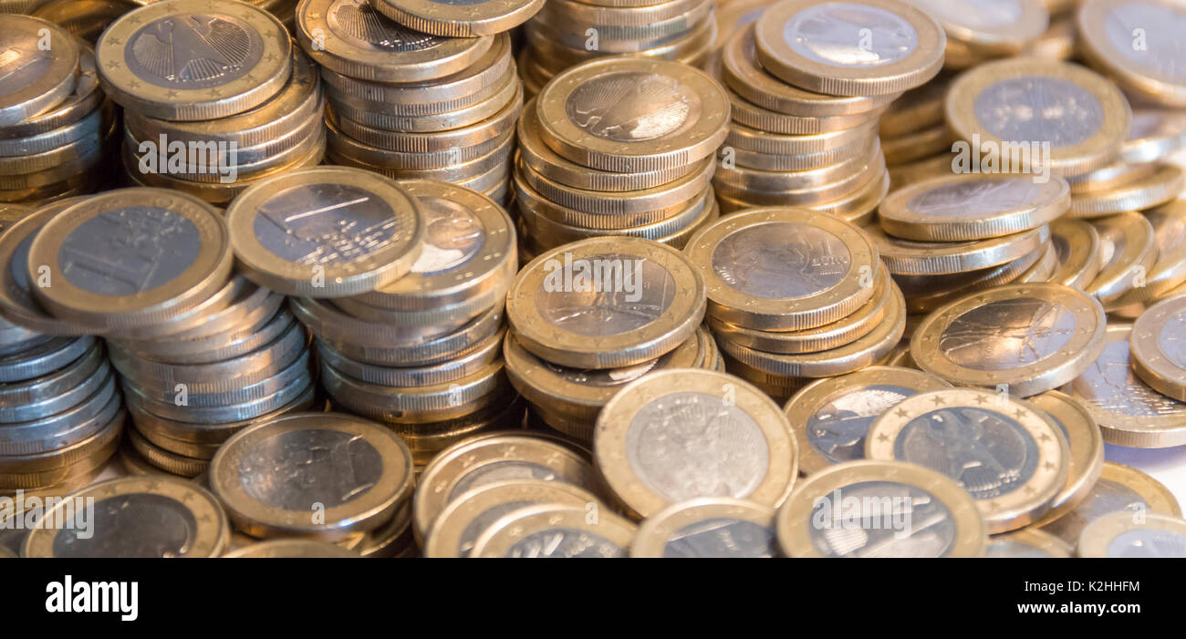 Full Frame Bild, viele 1 Euro Münzen Stockfoto