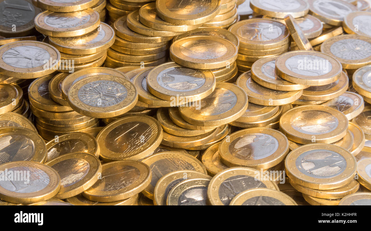 Full Frame Bild, viele 1 Euro Münzen Stockfoto