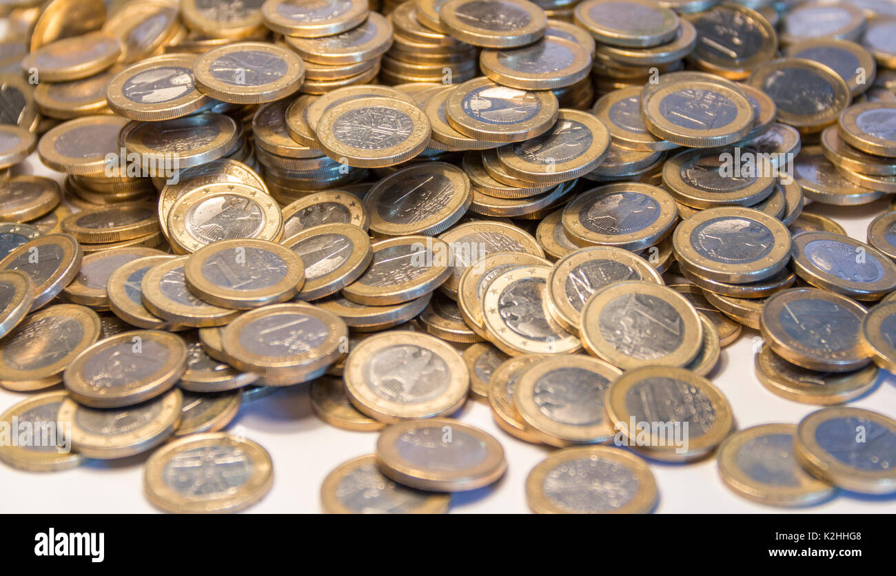 Full Frame Bild, viele 1 Euro Münzen Stockfoto