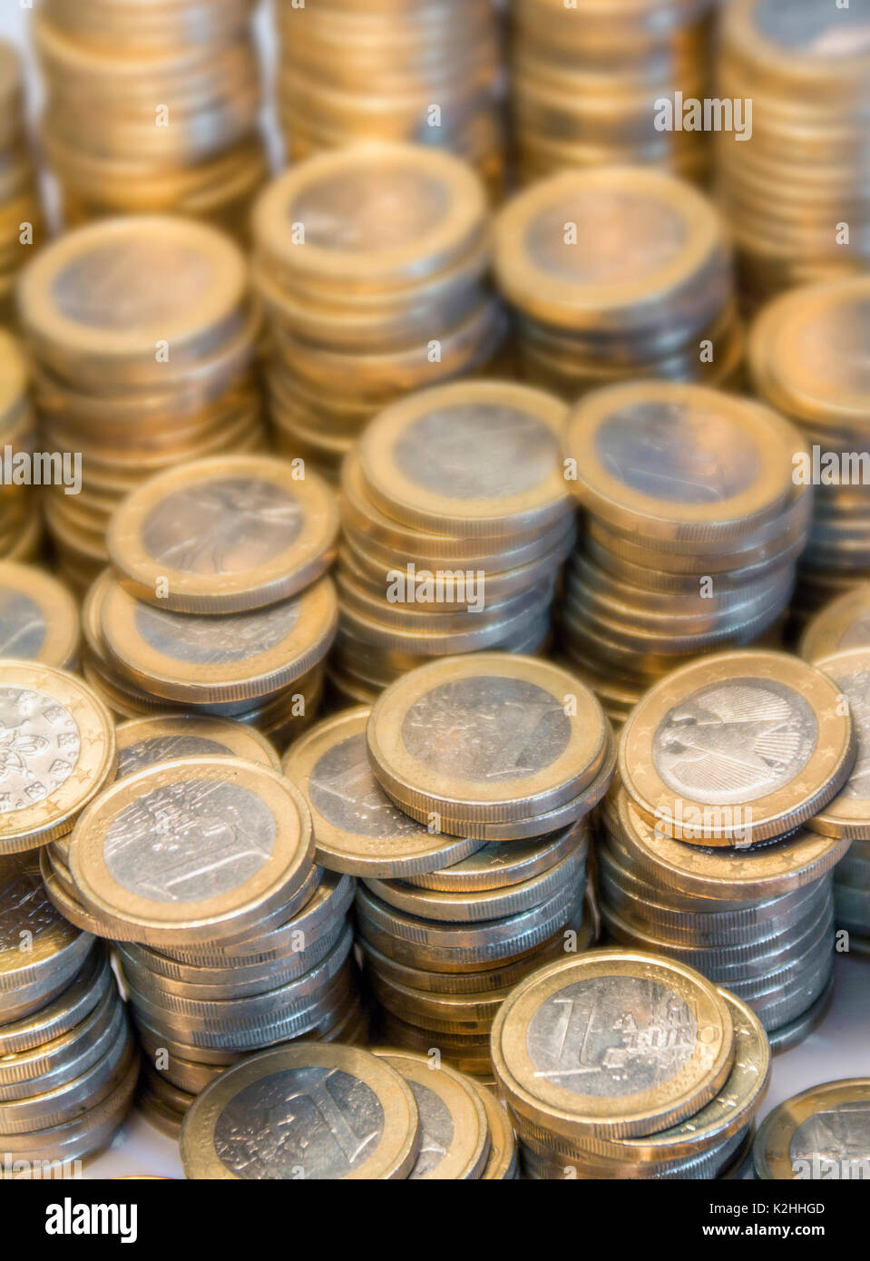 Full Frame Bild, viele 1 Euro Münzen Stockfoto