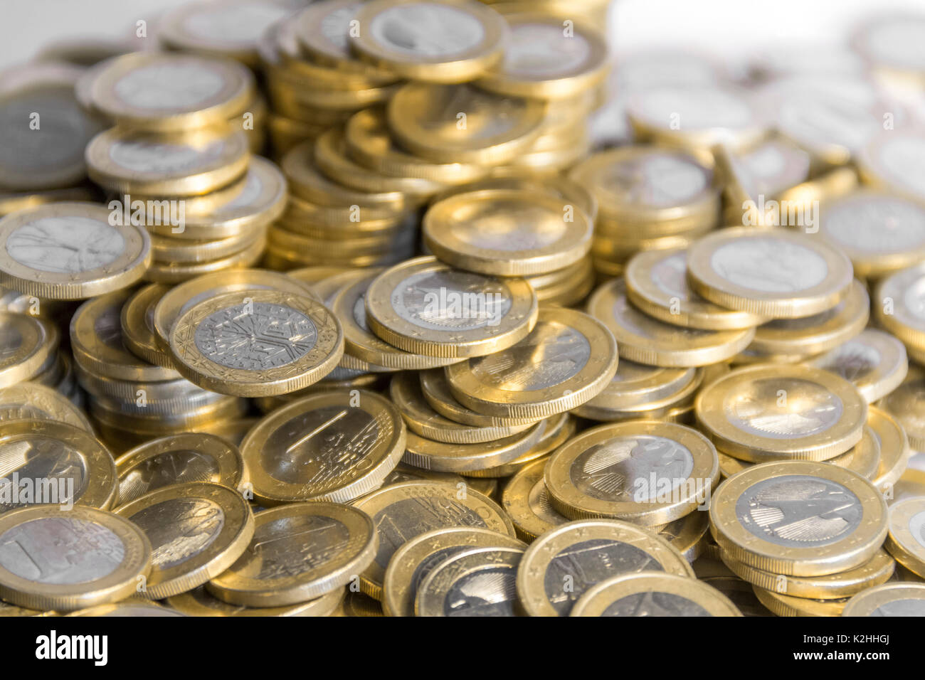 Full Frame Bild, viele 1 Euro Münzen Stockfoto