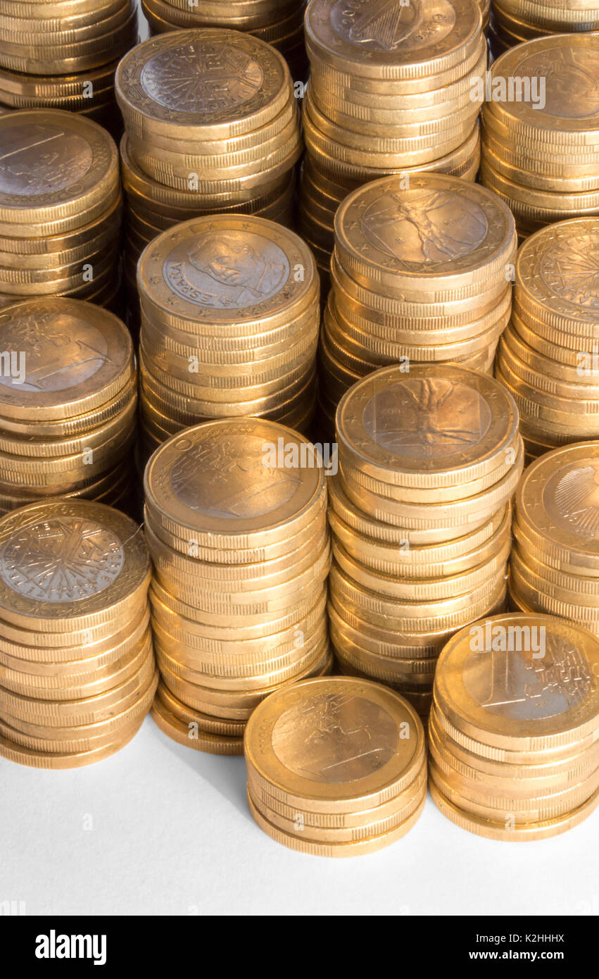 Lose gestapelten 1 Euro Münzen Stockfoto