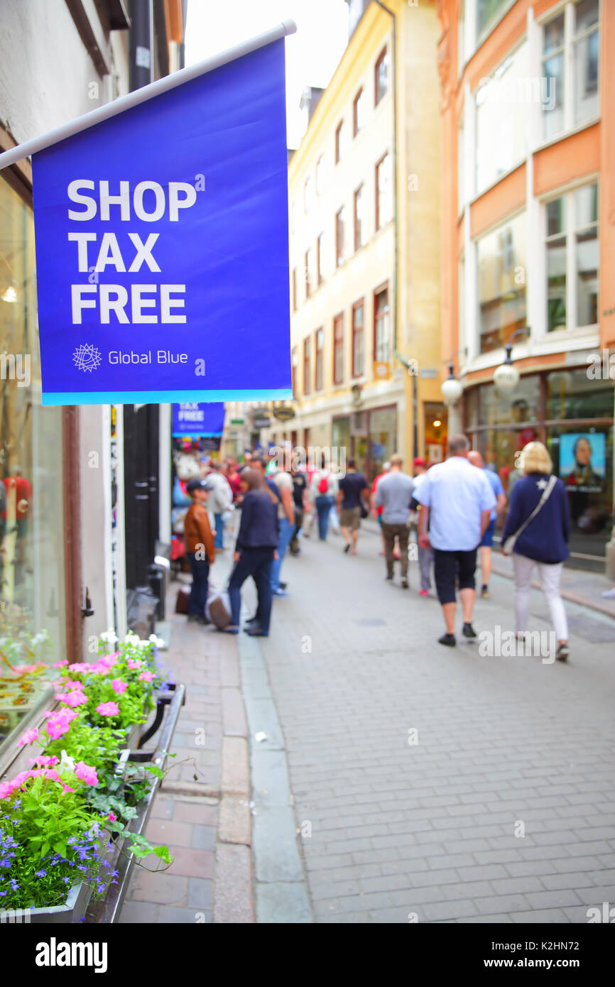 Stockholm, Schweden - 25. Juli 2017: Shop Tax Free Zeichen an der Haupteinkaufsstraße von Gamla Stan in Stockholm. Stockfoto