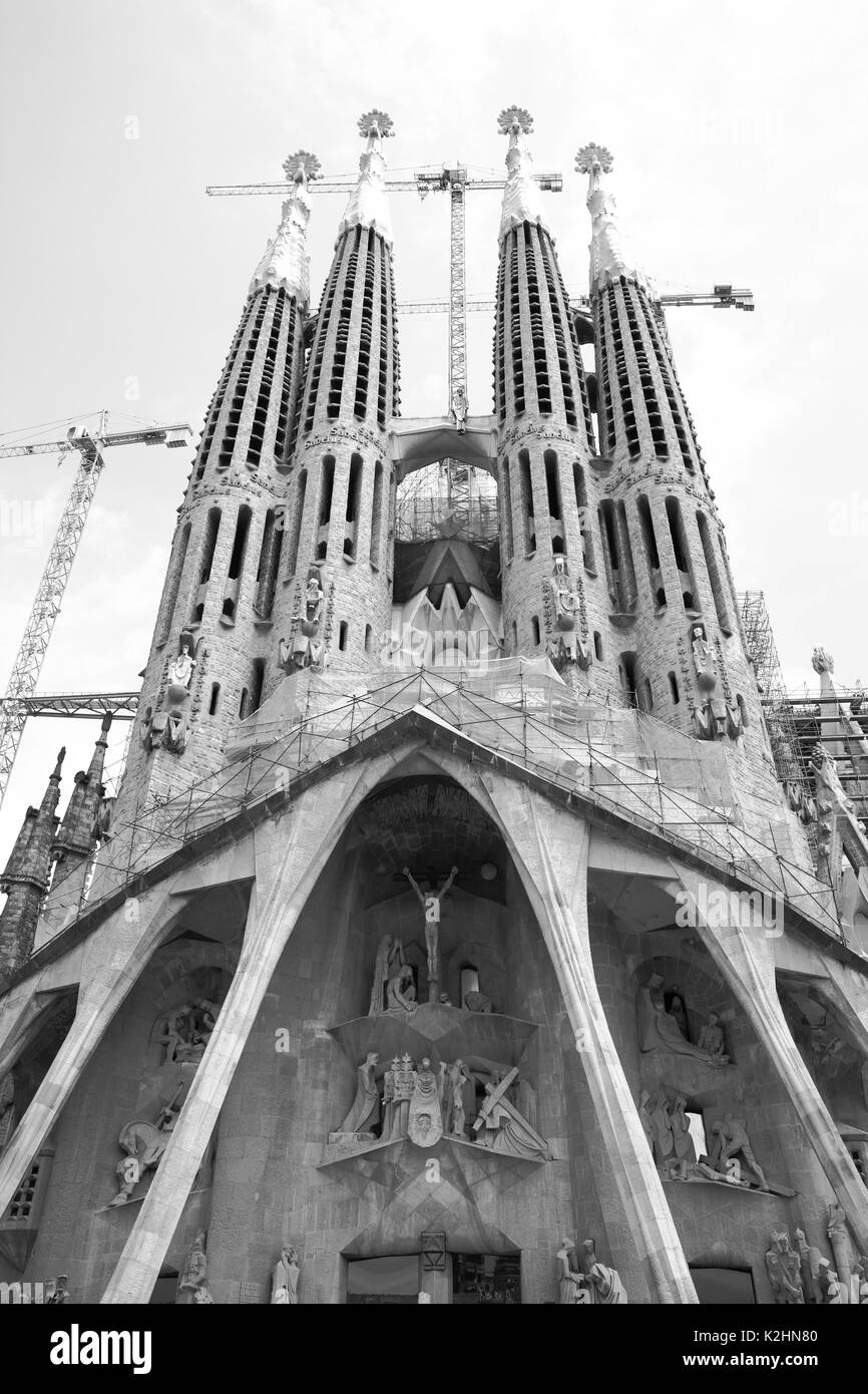 Barcelona, Spanien - 9. Juni 2011: The La Sagrada Familia von Antoni Gaudi in Barcelona Kathedrale. Schwarz / weiß Bild Stockfoto