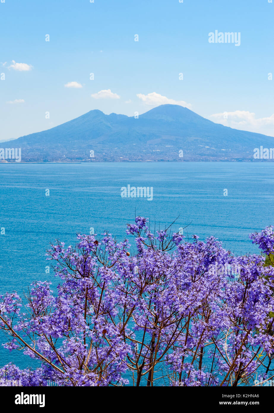 Blick auf die Bucht von Neapel auf den Vesuv, Italien Stockfoto