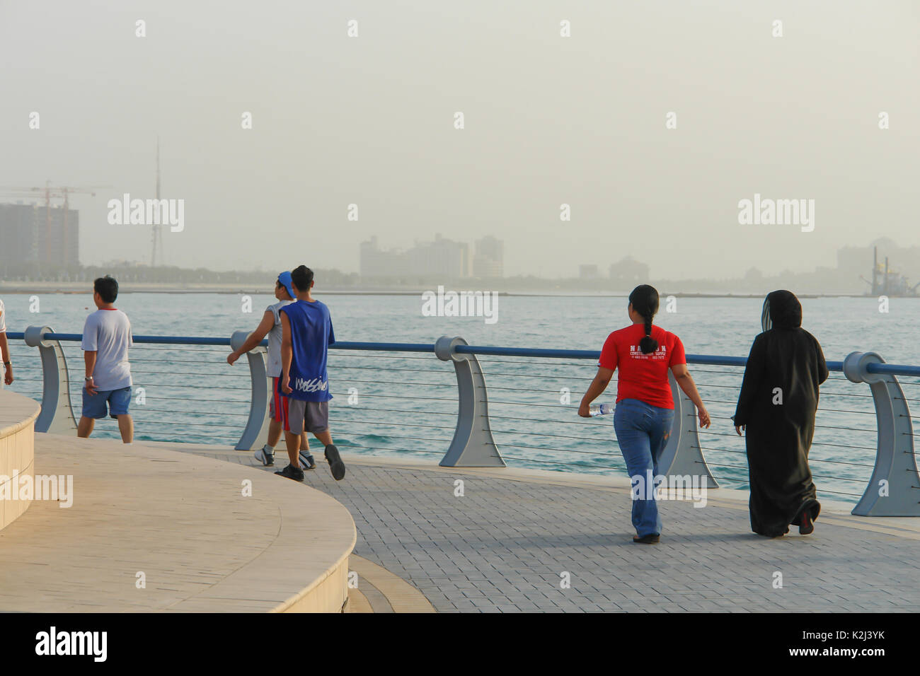 Wahrnehmung durch das Meer in Abu Dhabi Stockfoto
