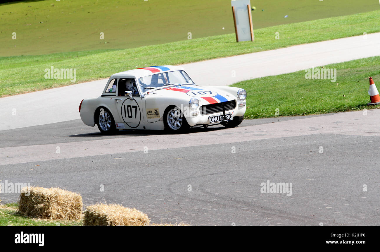 1967 MG Midget in der Zeit Versuche an der Motorsport im Palace in Süd- London England 27 08 2017 konkurrierenden Stockfoto