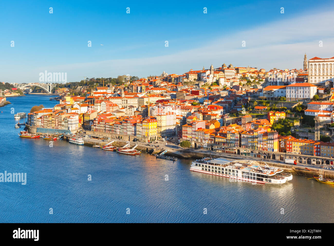 Altstadt und Fluss Douro in Porto, Portugal. Stockfoto