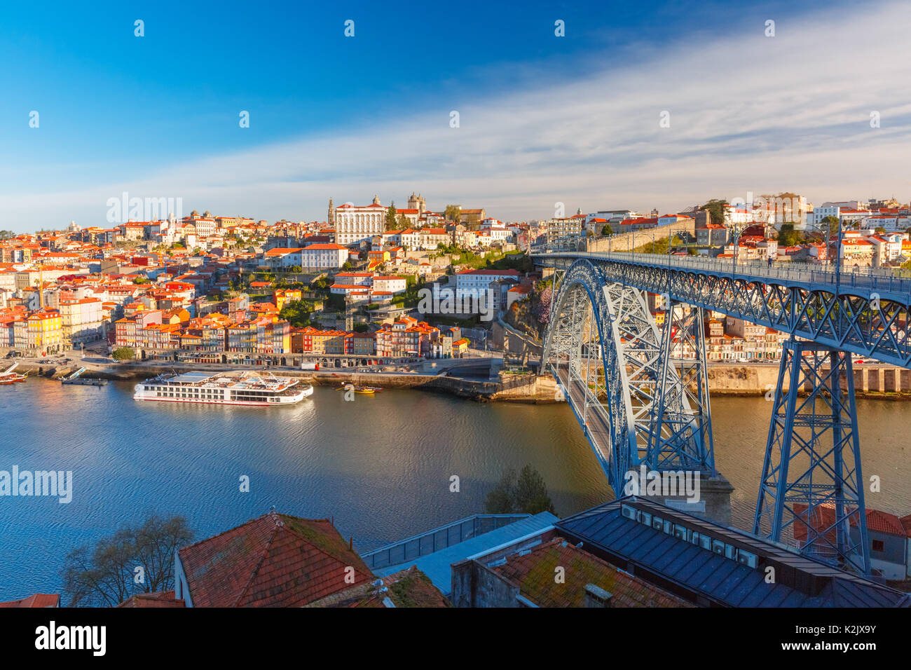 Douro-Fluss und Dom Luis Brücke, Porto, Portugal. Stockfoto