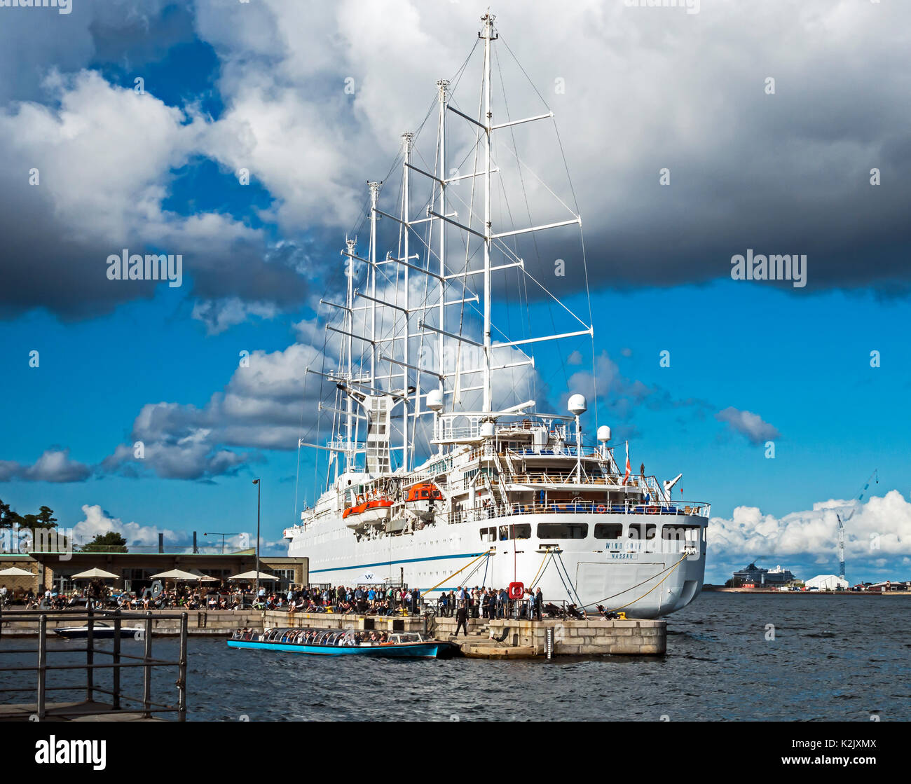 Windstars sailing cruise ship Wind Surf günstig bei Nordre Toldbod während Kulturhavn (Kultur Hafen) Festival Hafen von Kopenhagen Dänemark Europa Stockfoto