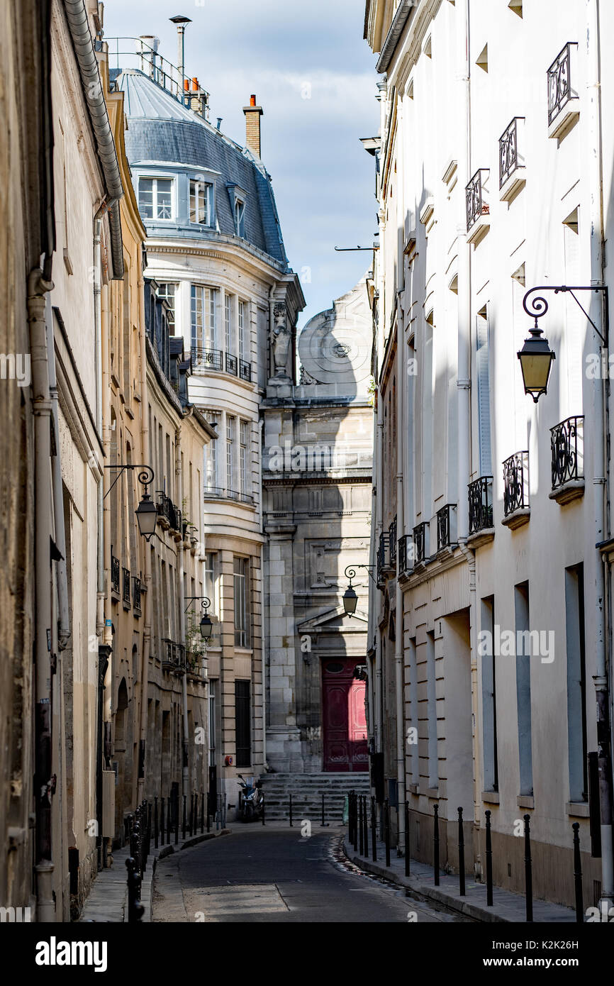 Ausblick auf die Straße im Viertel Le Marais in Paris Stockfoto