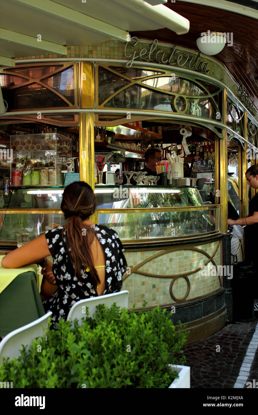 Szene Cafe oder gelateria Sorrento Amalfiküste Italien Stockfoto
