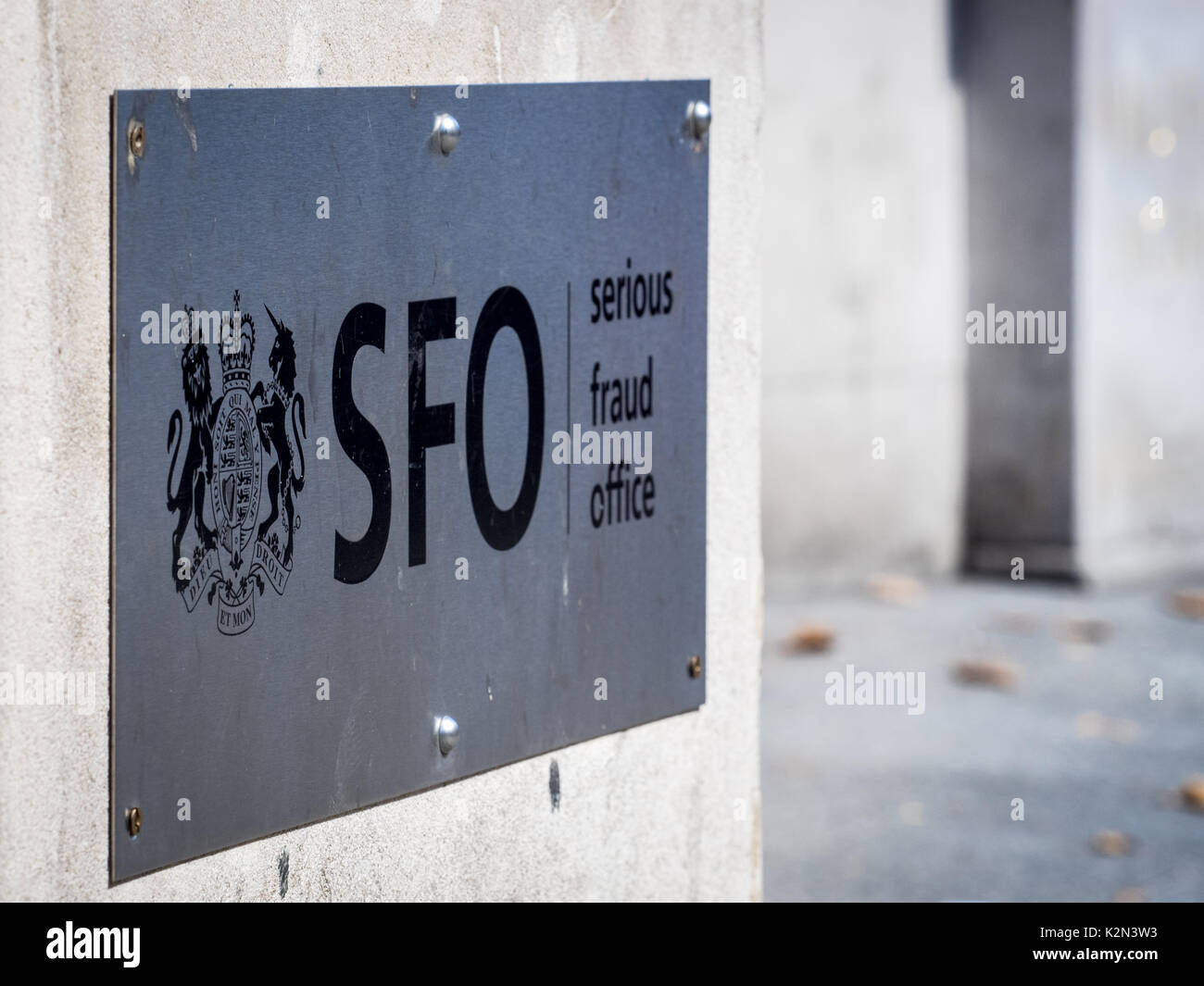 Schwerer Betrug Office (SFO) Zeichen außerhalb des Londoner Büros. Der SFO untersucht und verfolgt schwerwiegenden oder komplexen Betrug, Bestechung und Korruption. Stockfoto