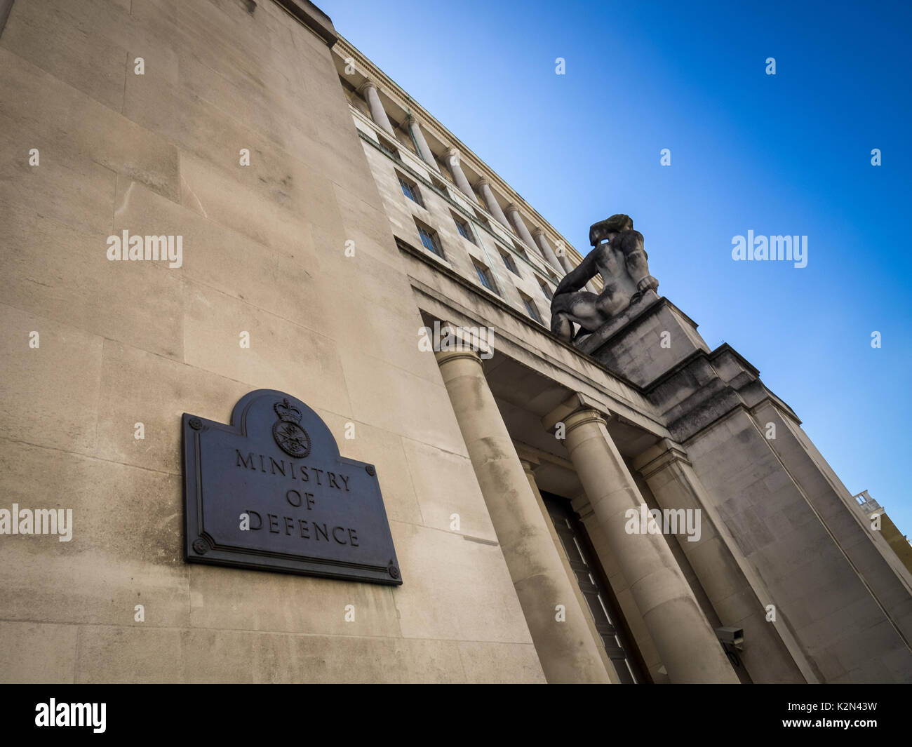 Verteidigungsministerium (MOD) Gebäude in Whitehall und Horse Guards Avenue im Zentrum von London, Großbritannien Stockfoto
