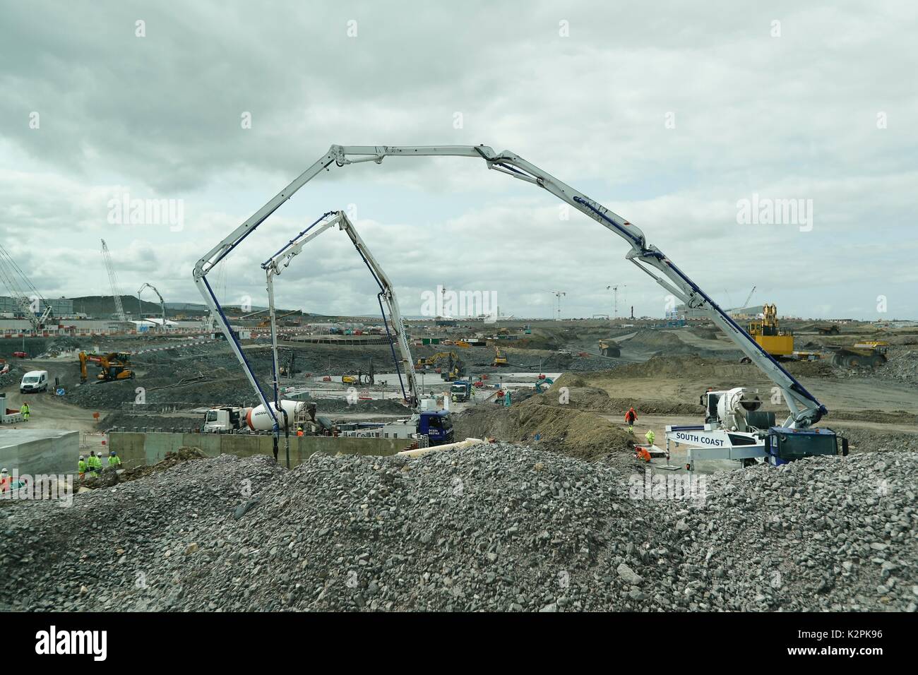 London, Großbritannien. 24 Aug, 2017. Foto am 12.08.24, 2017 zeigt die Baustelle des Hinkley Point C Projekt in Hinkley, Großbritannien. Das chinesische Unternehmen, die ein Drittel der Anteile an dem Französischen - led Hinkley Point C-Projekt in Großbritannien erwartet ein neues China - led Kernkraftwerk Genehmigung von der britischen Regierung zu erhalten. Credit: Han Yan/Xinhua/Alamy leben Nachrichten Stockfoto