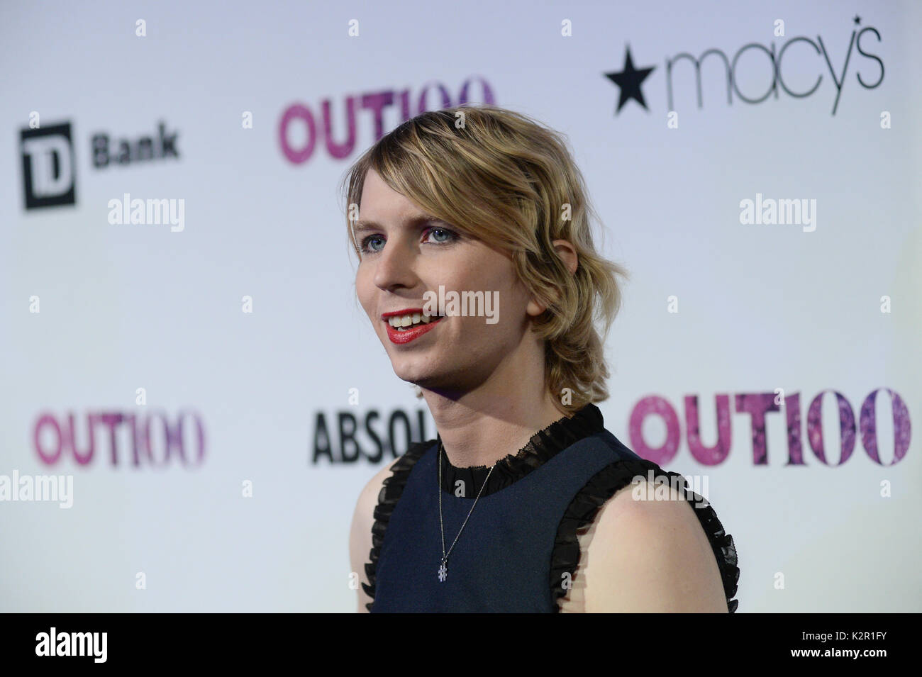 New York, USA. Nov. 2017. Chelsea Manning nimmt an der VERANSTALTUNG "OUT Magazine #OUT100" von Lexus im Altman Building am 9. November 2017 in New York City. Credit: Erik Pendzich/Alamy Live News Stockfoto