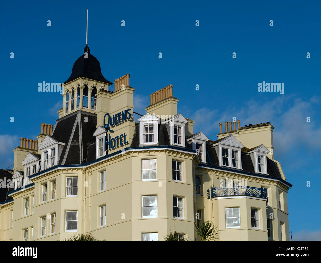 Viktorianischen architektonischen Details von Queens Hotel (1880 eröffnet), Eastbourne, East Sussex, England, Großbritannien Stockfoto