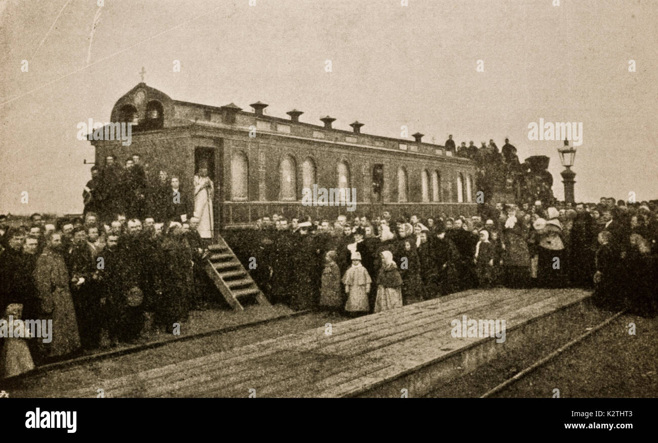 Russland Anfang 1900 Trans sibirische gesehen der mit der Kirche Stockfoto