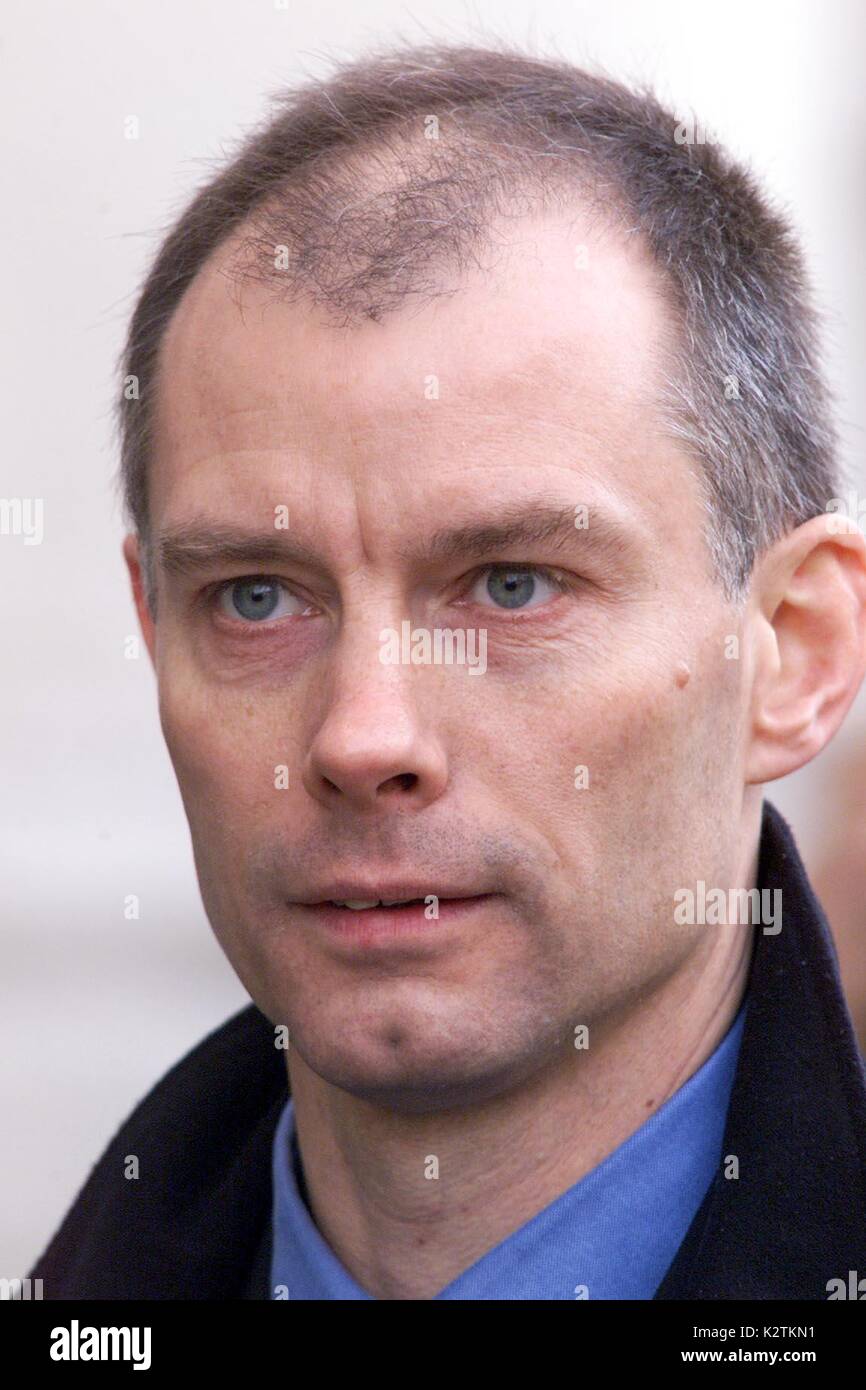 SARAH PAYNE MORDVERSUCH - Tag 12. Mi 28.11. RAY CHAPMAN KOMMT IN LEWES CROWN COURT. Er ist durch forensische Beweise zu geben. Sarah Evelyn Isobel Payne (13. Oktober 1991 und 1. Juli 2000) Die 8-jährige Schülerin, war das Opfer eines hochrangigen Entführung und Mord in England im Juli 2000. Die anschließende Untersuchung wurde ein prominenter Fall im Vereinigten Königreich. Ihr Mörder, Roy Wittling, wurde im Dezember 2001 zu lebenslanger Haft verurteilt Stockfoto