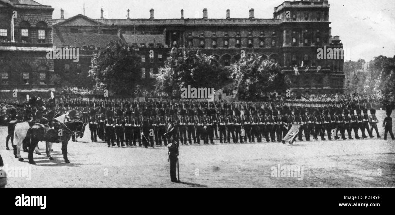 1913 - King George V's offizieller Geburtstag feiern - Trooping der Farbe auf Pferd -'s Guard Parade (von der zweiten Bataillon Scots Guards), London (Magazin Foto) Stockfoto