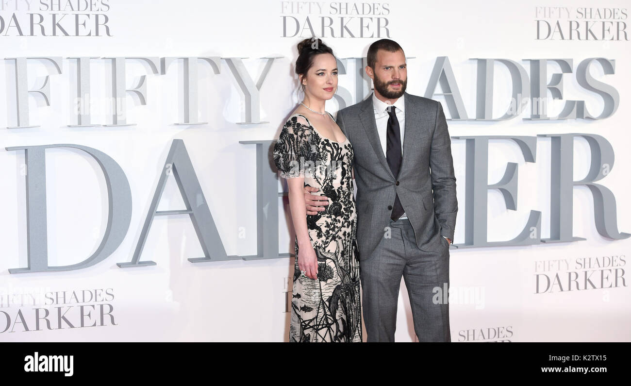 Foto muss Gutgeschrieben © Alpha Presse 079965 09/02/2017 Dakota Johnson und Jamie Dornan der BRITISCHEN Premiere der 50 Farbtöne dunkler Odeon Leicester Square London Stockfoto