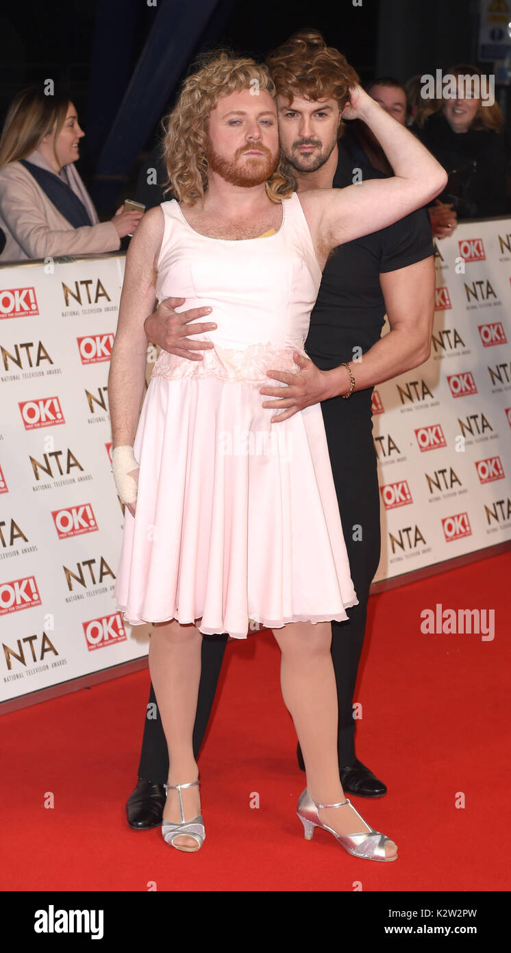Foto muss Gutgeschrieben © Alpha Presse 079965 25/01/2017 Keith Zitrone AKA Leigh Francis und Paddy McGuinness National Television TV Awards NTAs 2017 in der O2 London Stockfoto