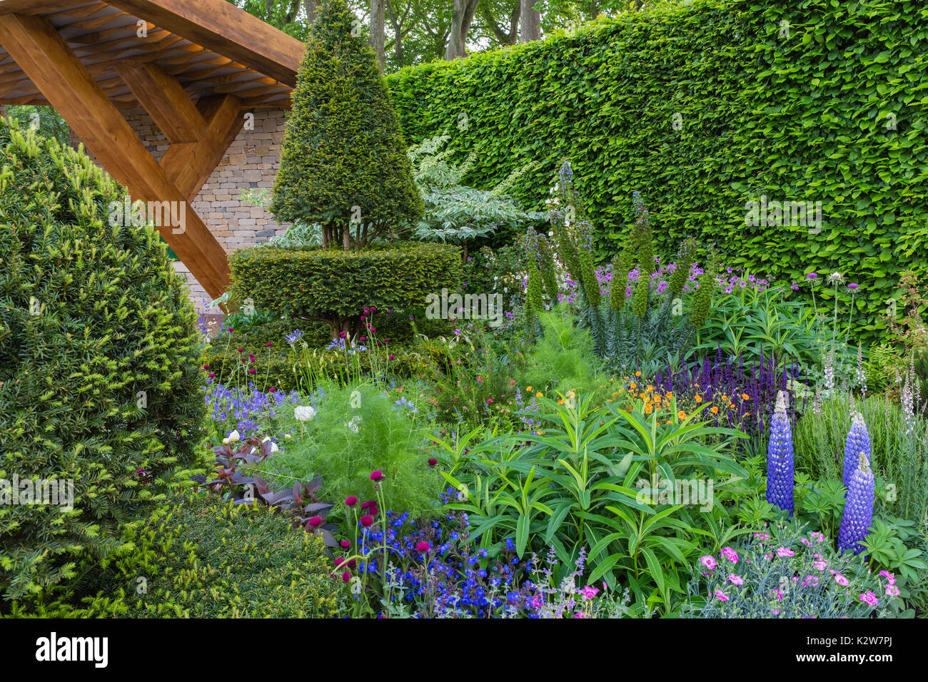 Die Morgan Stanley Garten, Designer Chris Beardshaw. Silber-vergoldete Medaille Sieger. Der Publikumspreis Stockfoto