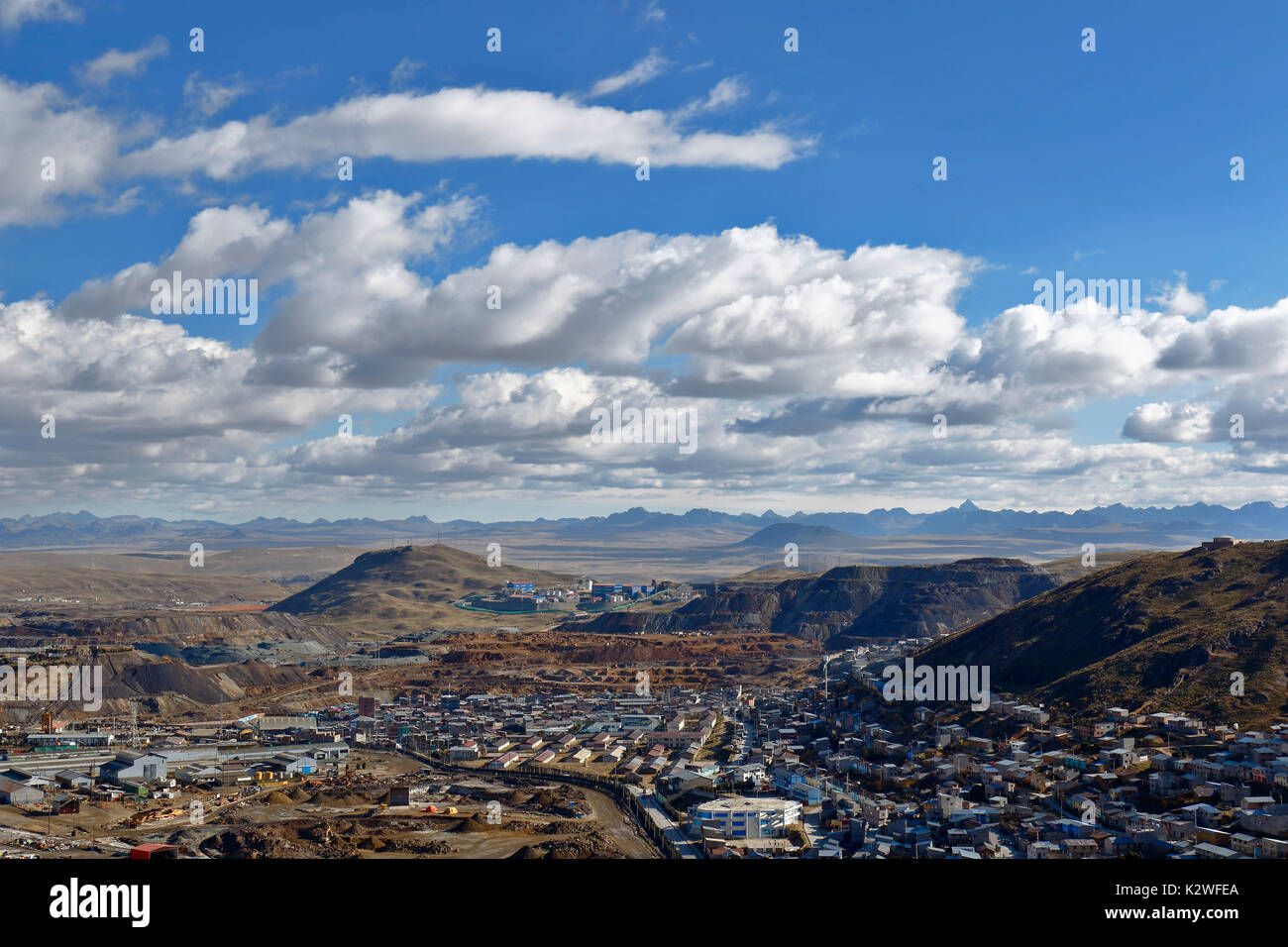 'Cerro de Pasco' und der Bergbau Gewinnung innerhalb der Stadt Stockfoto