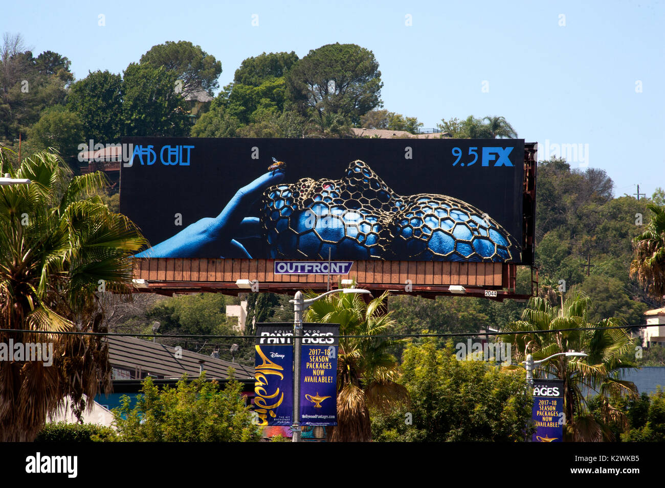 FX-Plakat für amerikanischen Horror Story: Kult auf Cahuena Blvd. in Studio City, CA Stockfoto