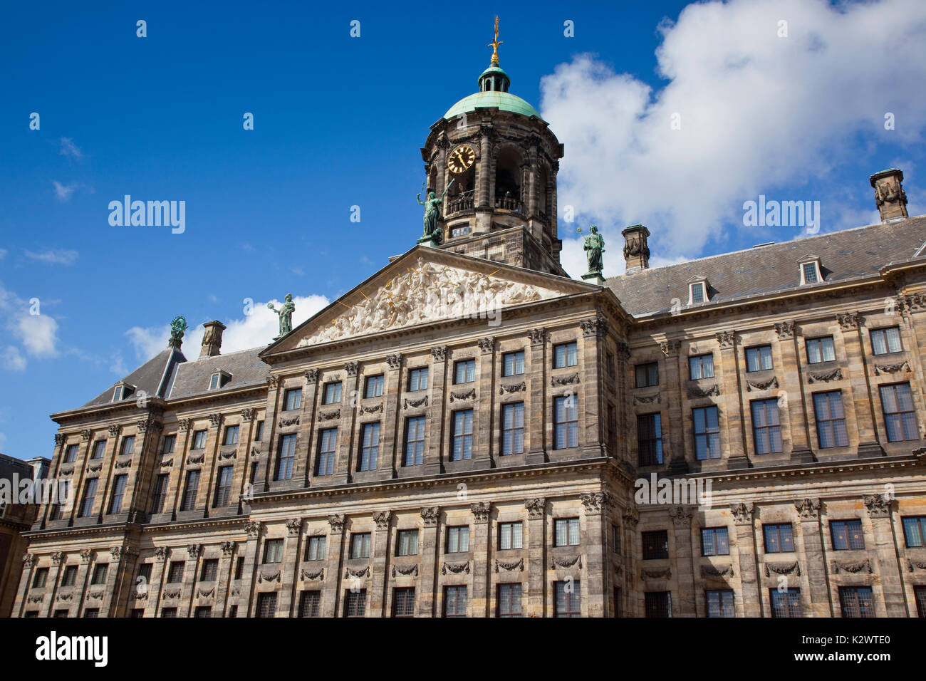 Holland, Norden, Amsterdam, Dam Platz, das Äußere des Koninklijk oder Royal Palace. Stockfoto