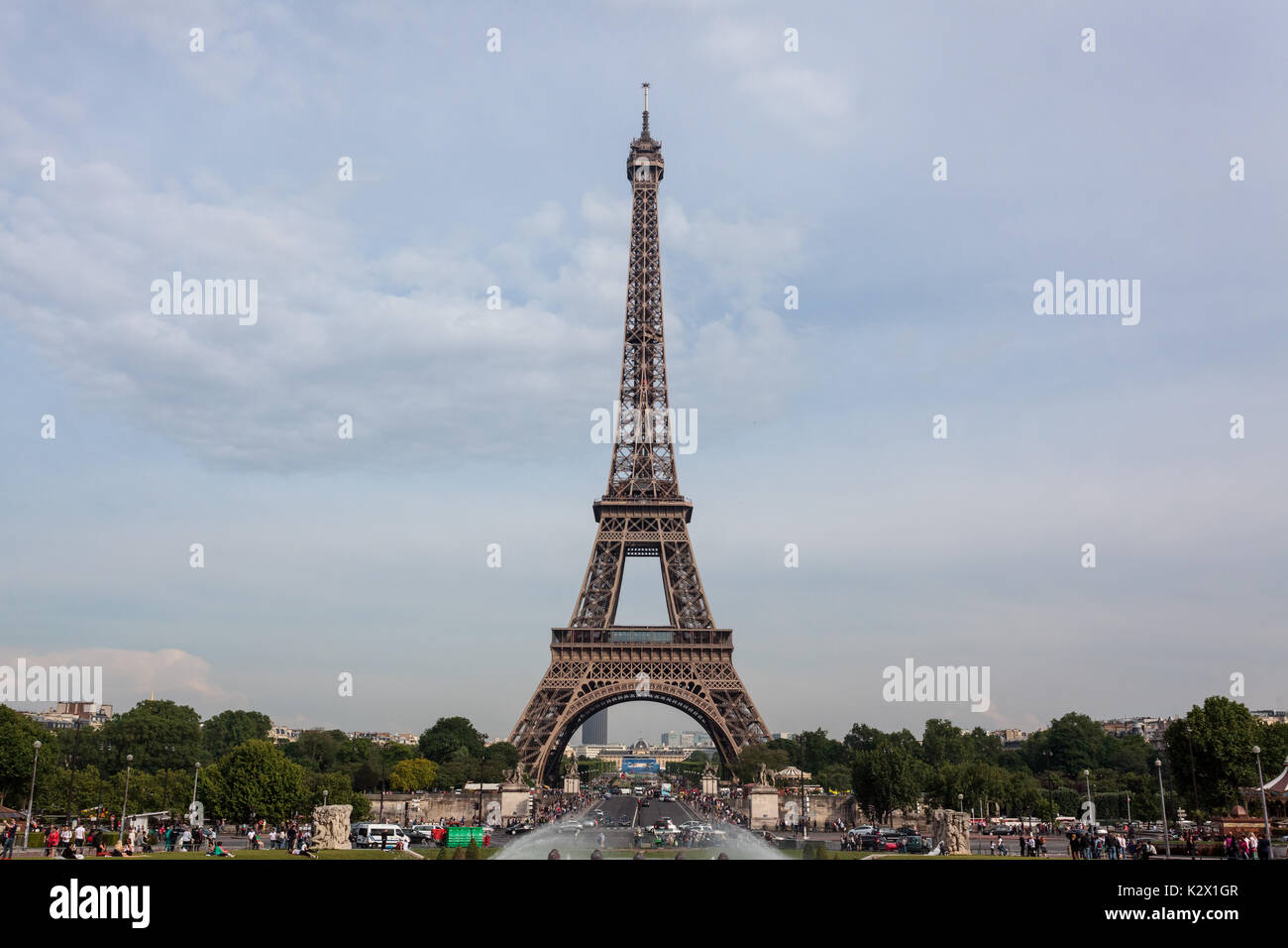 Paris mit Eiffelturm, wie es das wichtigste Wahrzeichen der Stadt. Stockfoto