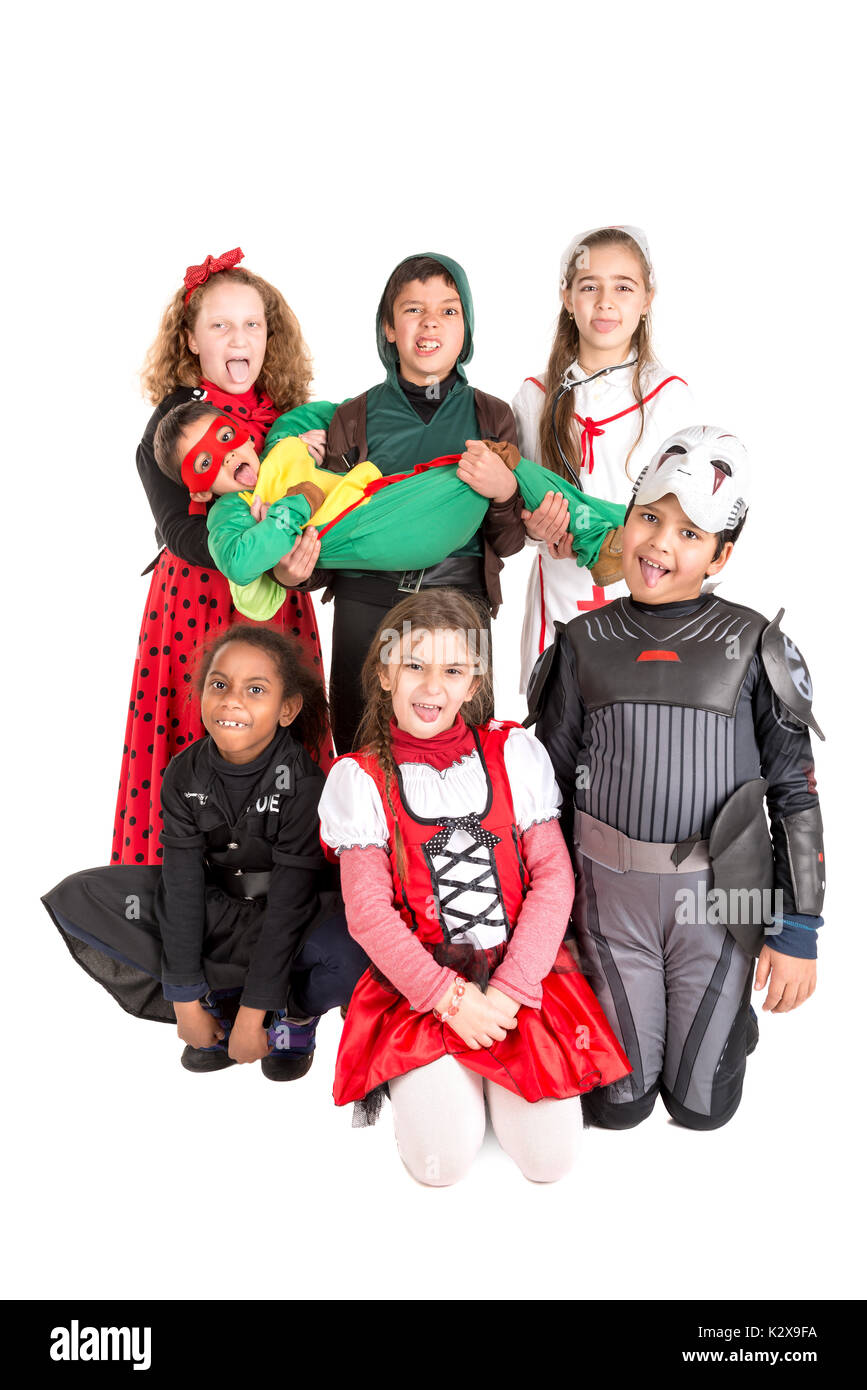 Gruppe von Kindern im Halloween/Canaval Kostüme isoliert Stockfoto