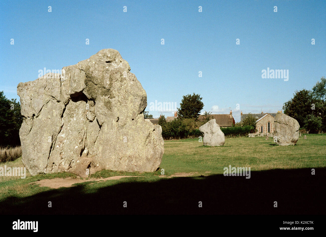 Avebury Stone Circle in Avebury in Wiltshire, England, in Großbritannien im Vereinigten Königreich Großbritannien Europa. Alte Henge Steine Vorgeschichte Reisen Stockfoto