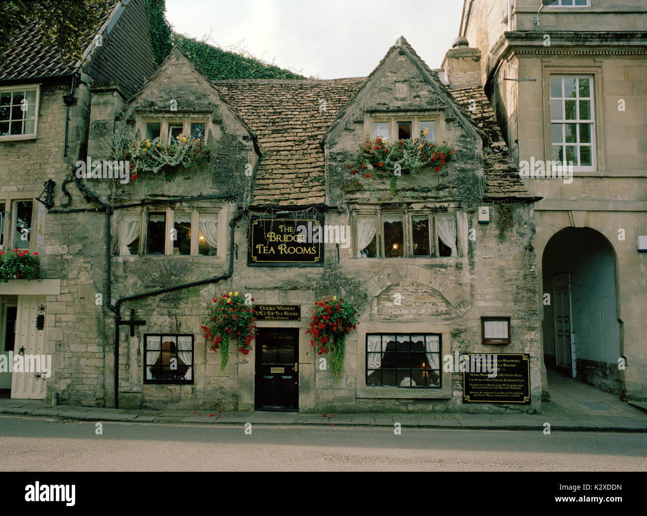 Die Brücke Kaffee Zimmer Bradford on Avon in Wiltshire, England, in Großbritannien im Vereinigten Königreich Großbritannien Europa. Tourismus Touristische alten Olde Worlde Site Stockfoto