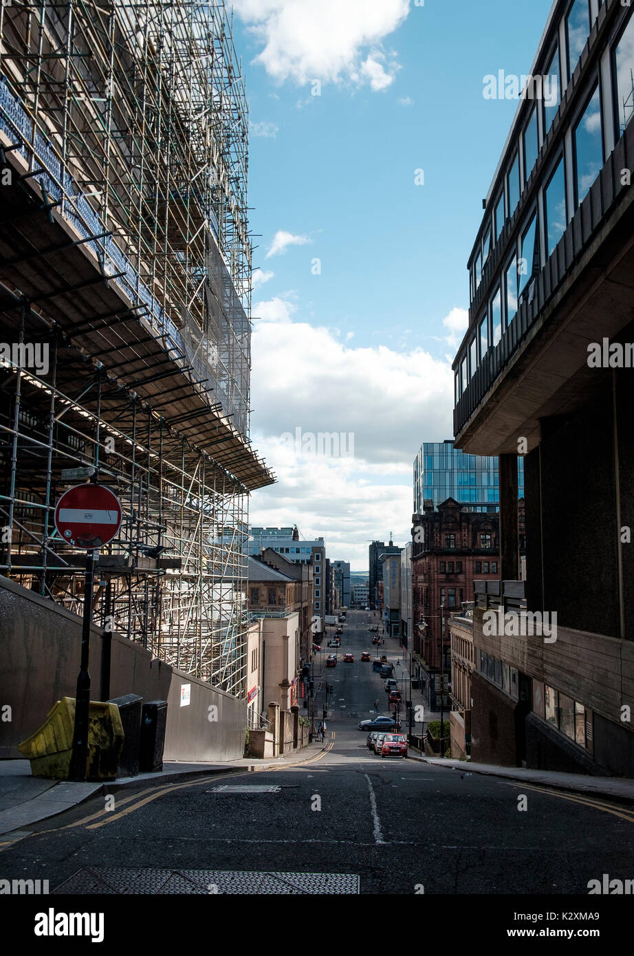 August 2017 - Die Bauarbeiten weiterhin an der Glasgow School of Art Charles Rennie Mackintosh Gebäude nach dem verheerenden Brand im Jahr 2014 Stockfoto
