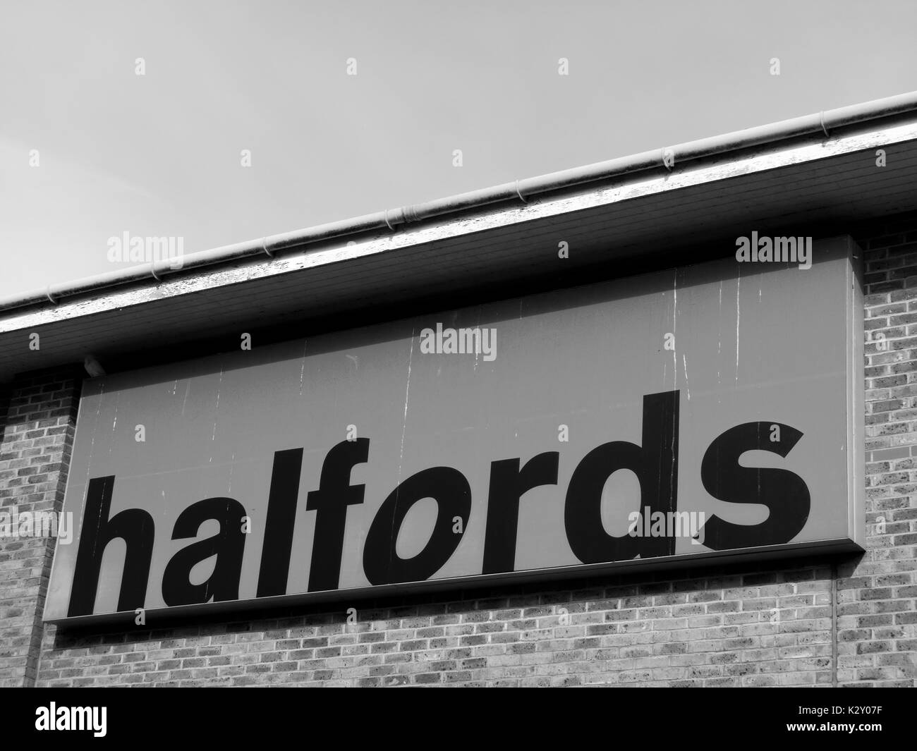 Halfords Group plc, Britische Einzelhändler der Auto Teile, Camping, touren Ausrüstung, Fahrräder MOT Service und Reparaturen Stockfoto